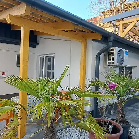 Apartment Pompar Magnolia *